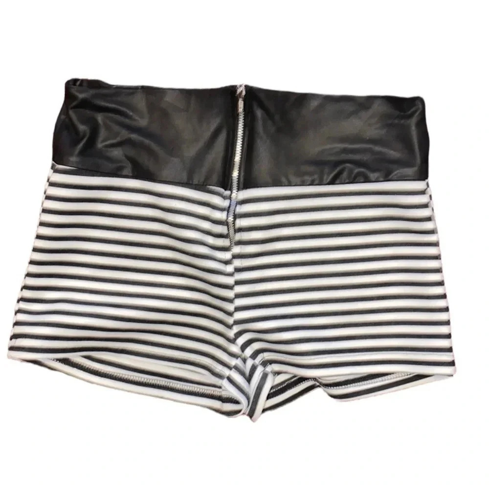 Valia Fashion striped high waisted shorts Sz S